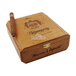 Arturo Fuente Hemingway Classic 02