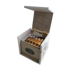 Humidor Hoyo de Monterrey Petit Robusto 01 1